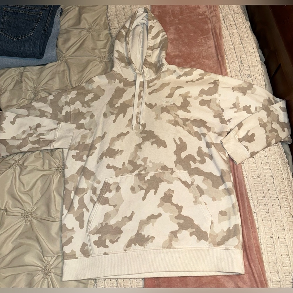 Men’s Under Armour hoodie